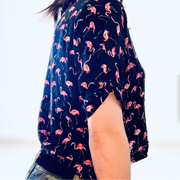 Flamingo collared 🦩 rolled short sleeve button down crop top size small - Picture 6 of 7